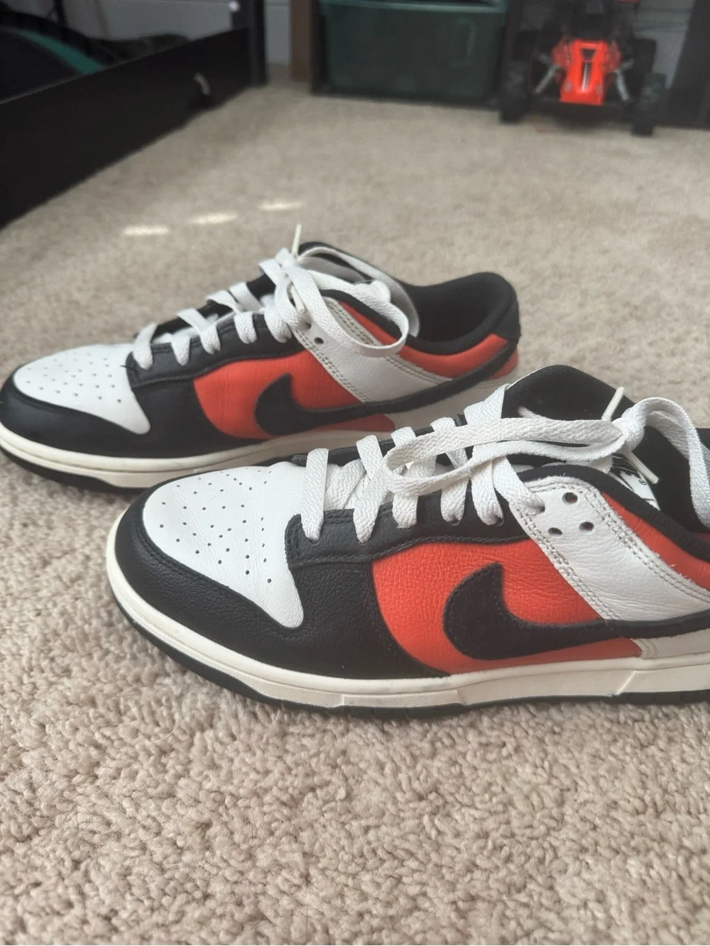 Nike Low-Top Sneakers in White, Black & Red-Orange